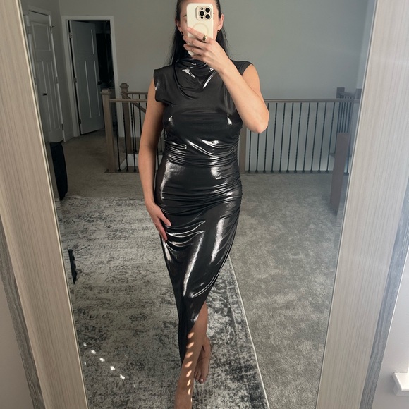 Norma Kamali Dresses & Skirts - Norma Kamali Shiny Black Midi Dress